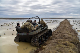 極端地形應急救援先驅(qū)- 成都捷隆行國際貿(mào)易有限公司正式發(fā)布Mudd-Ox水陸兩棲車（一）(圖9)