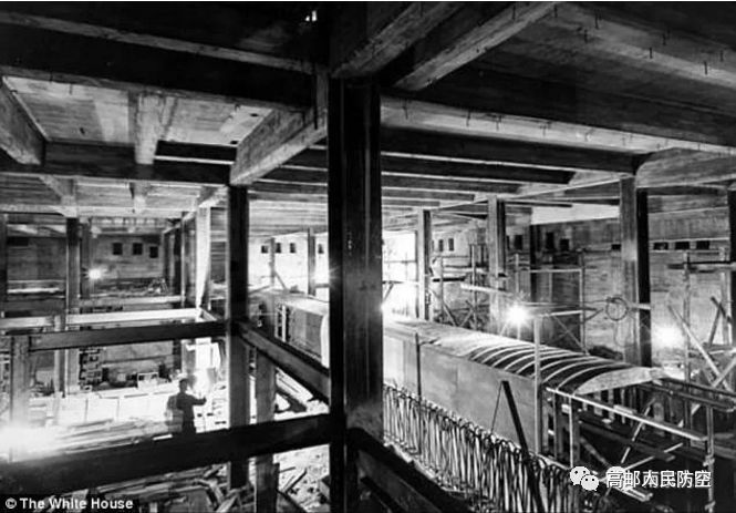 特朗普曾在抗議者包圍白宮期間躲進(jìn)地堡，如何應(yīng)急？(圖1)