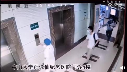 帥！廣州醫(yī)生抱患者1分鐘跑下4層樓送急救