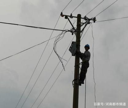 綏化突遭龍卷風襲擊，房蓋在天上飛！村民：我70歲沒見過這事(圖8)