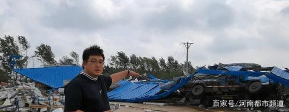 綏化突遭龍卷風襲擊，房蓋在天上飛！村民：我70歲沒見過這事(圖3)