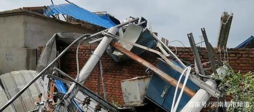 綏化突遭龍卷風襲擊，房蓋在天上飛！村民：我70歲沒見過這事(圖4)