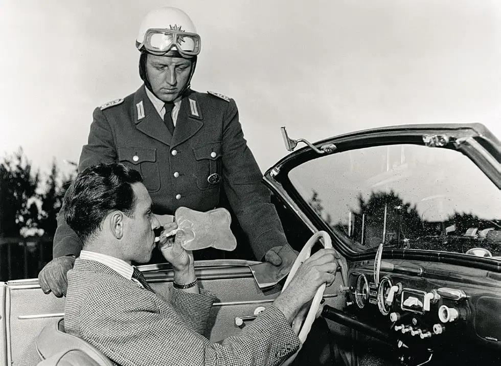 漲姿勢！帶您了解酒精檢測設(shè)備的發(fā)展史(圖2)