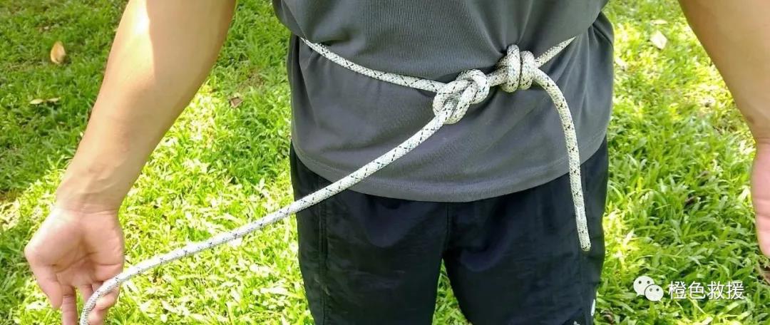 繩索 | 登山者無(wú)器材的繩索保護(hù)(圖5)