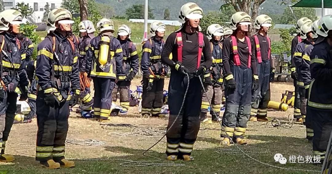 繩索 | 登山者無(wú)器材的繩索保護(hù)(圖3)