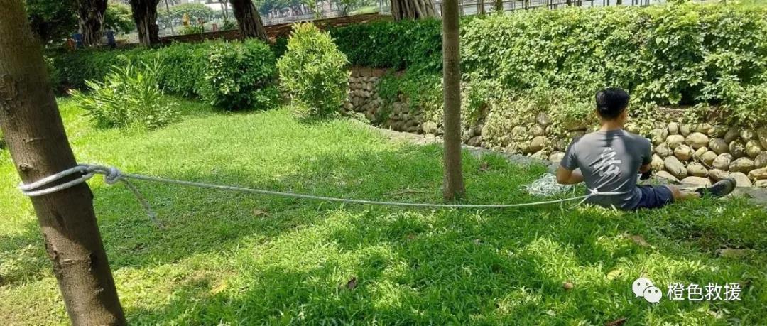 繩索 | 登山者無(wú)器材的繩索保護(hù)(圖6)