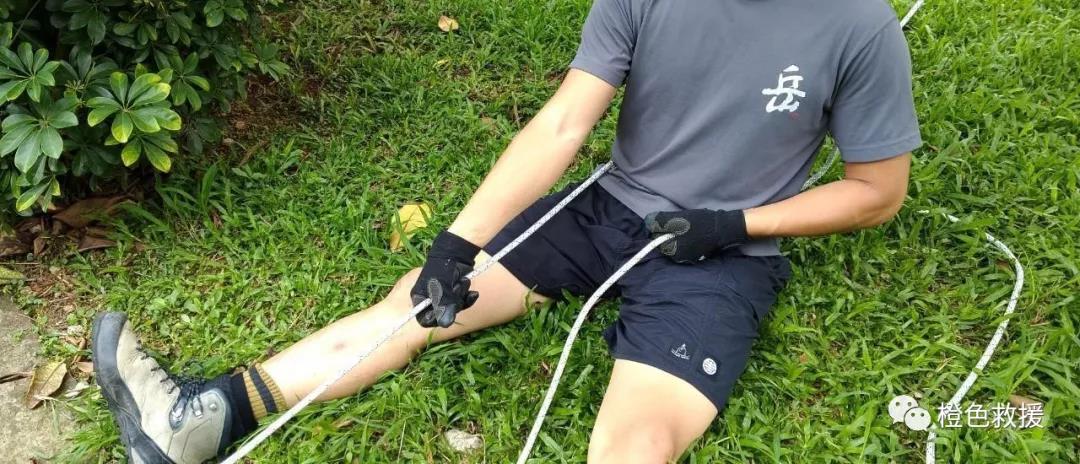 繩索 | 登山者無(wú)器材的繩索保護(hù)(圖12)