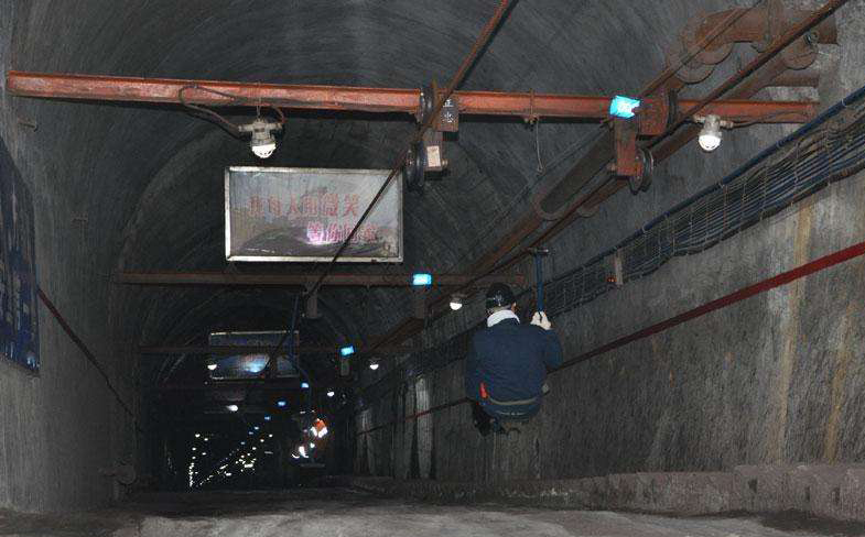 煤礦井下緊急避險(xiǎn)系統(tǒng)應(yīng)急救援車功能、使用維護(hù)說明